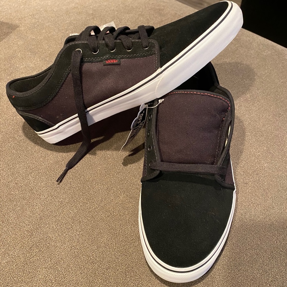 *SOLD* Vans Chukka Low Men’s size 16